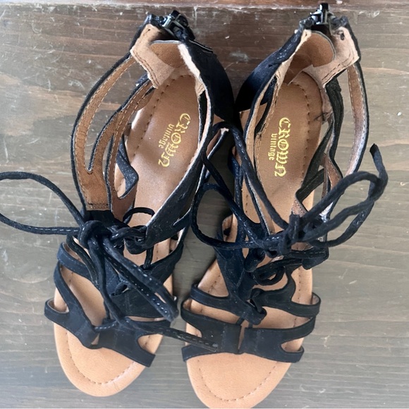 Crown Vintage Black Strappy Gladiator Sandals - Picture 4 of 6
